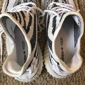 Yeezy Boost 350 v2 Zebra